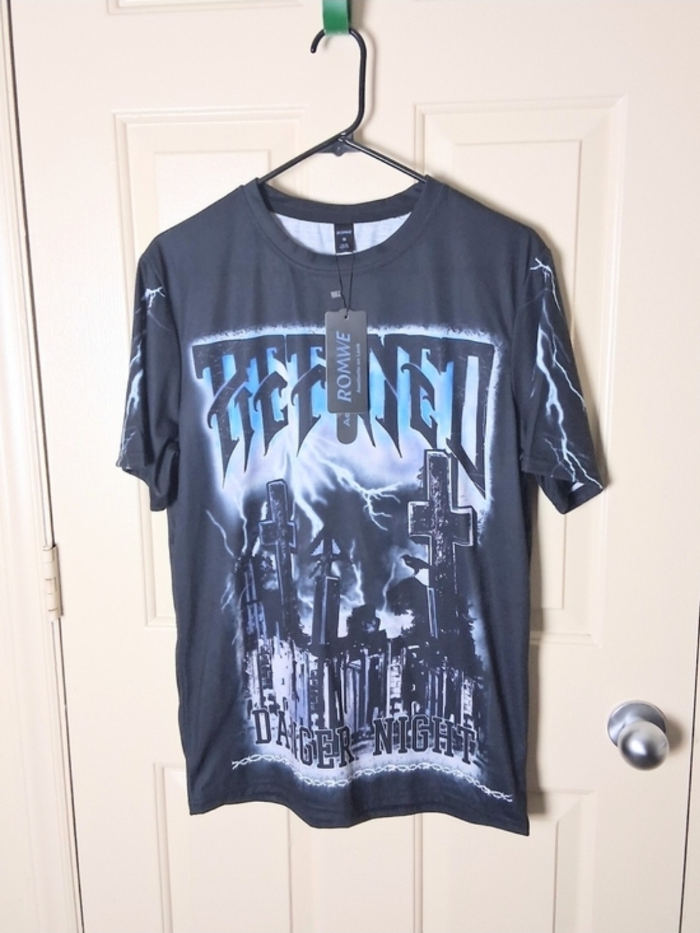 Romwe Men Black Graphic 'Danger Nights' Short Sleeve Tee Size Small NWT